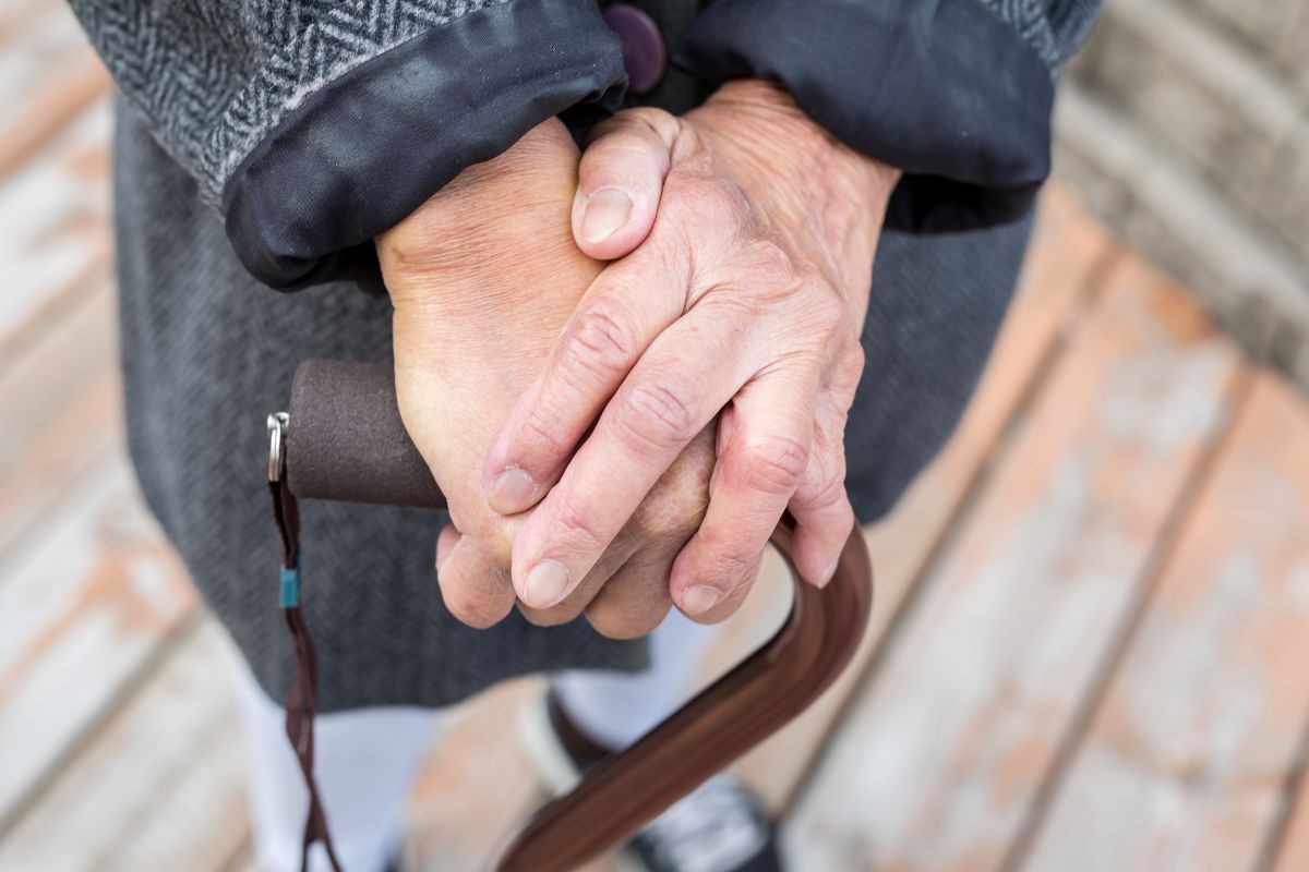 How to Pick the Perfect Cane: A Complete Guide - WalkingCanes.com